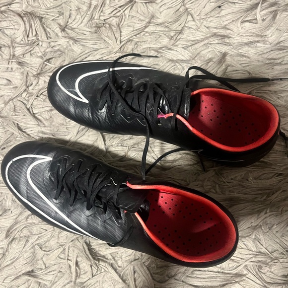 Nike soccer cleats YOUTH 5.5 - Picture 5 of 5